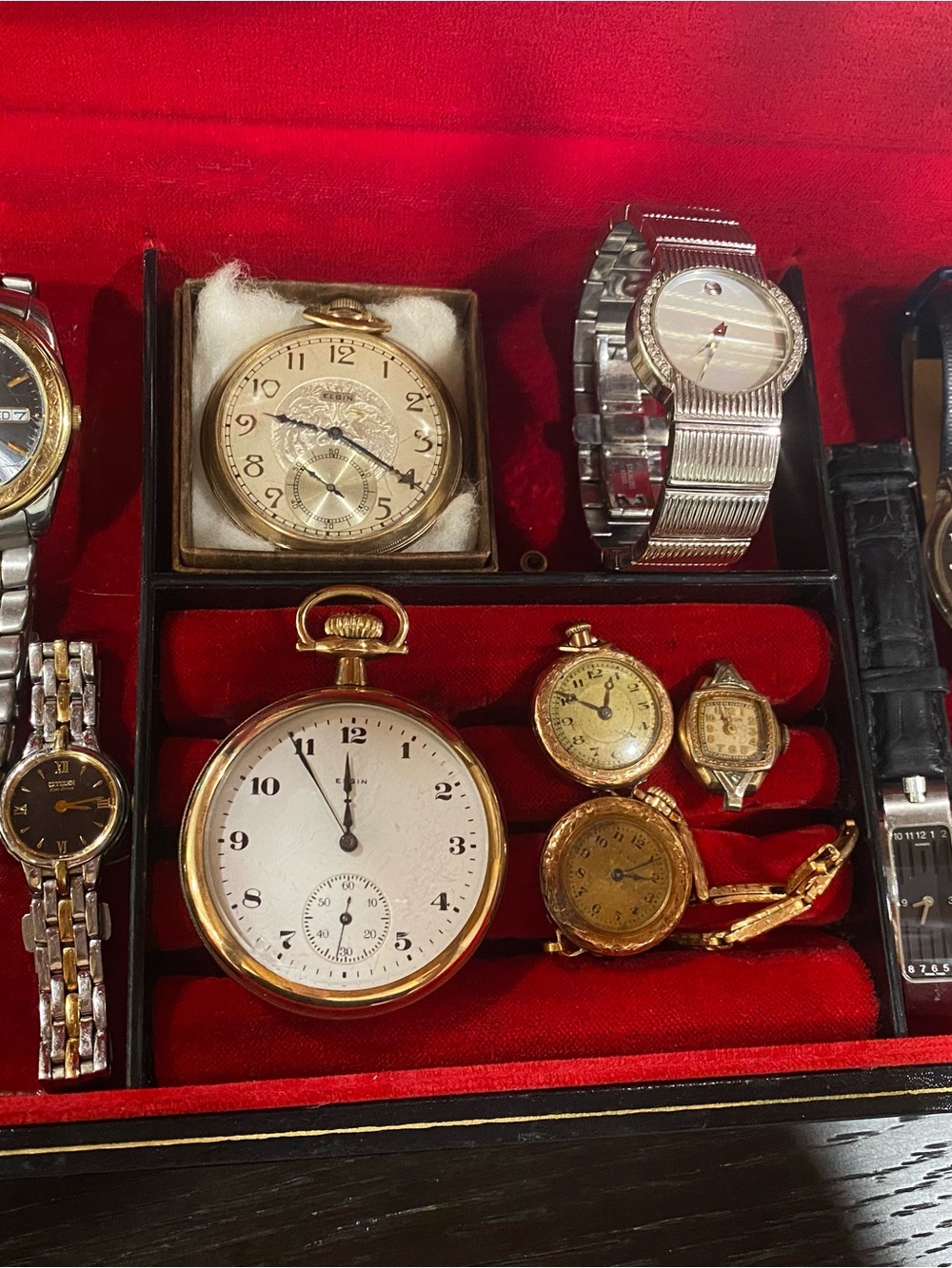 Old watches and picked watches selling as a Lot